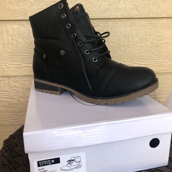 BRAND NEW IN BOX sz 9 boots - Picture 4 of 6